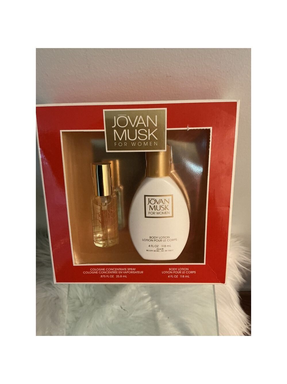 Women's Jovan Musk Cologne & Lotion Gift Set Red/Gold